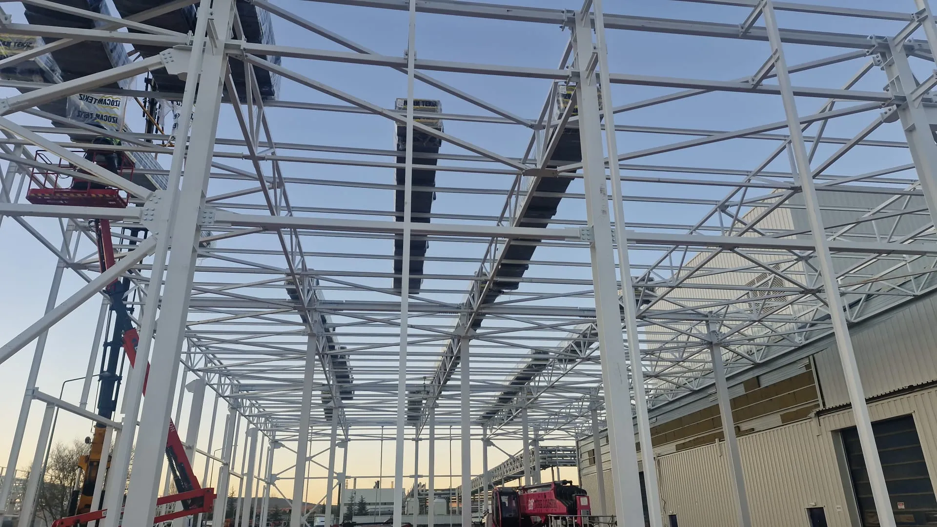 FORD OTOSAN ESKİŞEHİR 26X48 AMBAR RELOKASYON ÇATI VE CEPHE KAPLAMA İŞLERİ