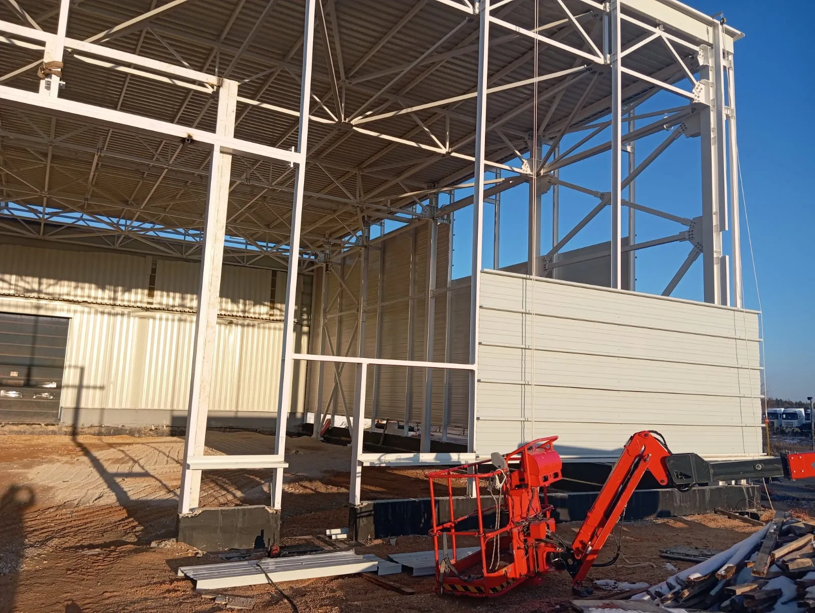FORD OTOSAN ESKİŞEHİR 26X48 AMBAR RELOKASYON ÇATI VE CEPHE KAPLAMA İŞLERİ