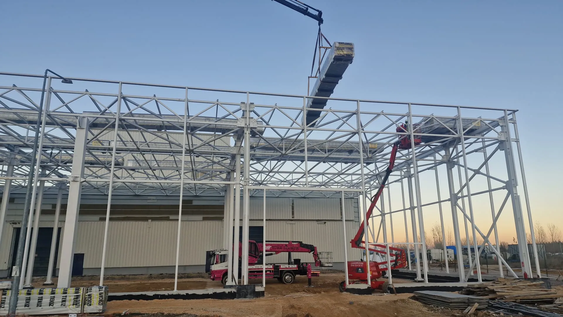 FORD OTOSAN ESKİŞEHİR 26X48 AMBAR RELOKASYON ÇATI VE CEPHE KAPLAMA İŞLERİ