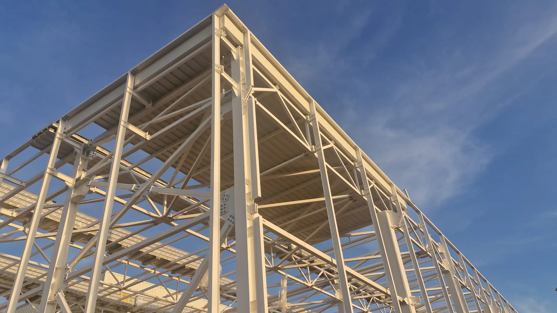 FORD OTOSAN ESKİŞEHİR 26X48 AMBAR RELOKASYON ÇATI VE CEPHE KAPLAMA İŞLERİ