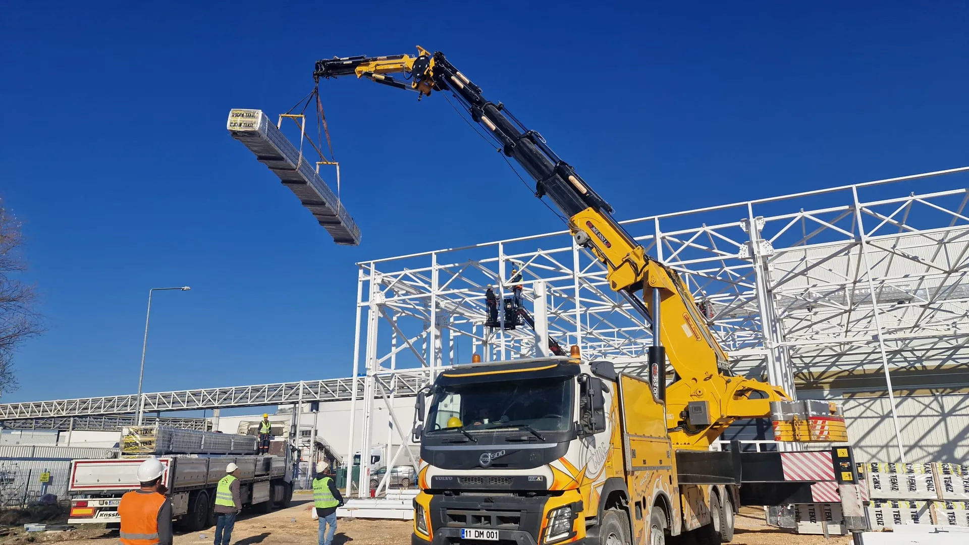 FORD OTOSAN ESKİŞEHİR 26X48 AMBAR RELOKASYON ÇATI VE CEPHE KAPLAMA İŞLERİ