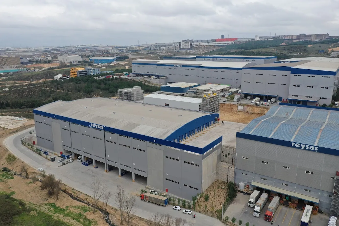 REYSAŞ - ORHANLU DEPO 6 ÇATI CEPHE KAPLAMA İŞLERİ